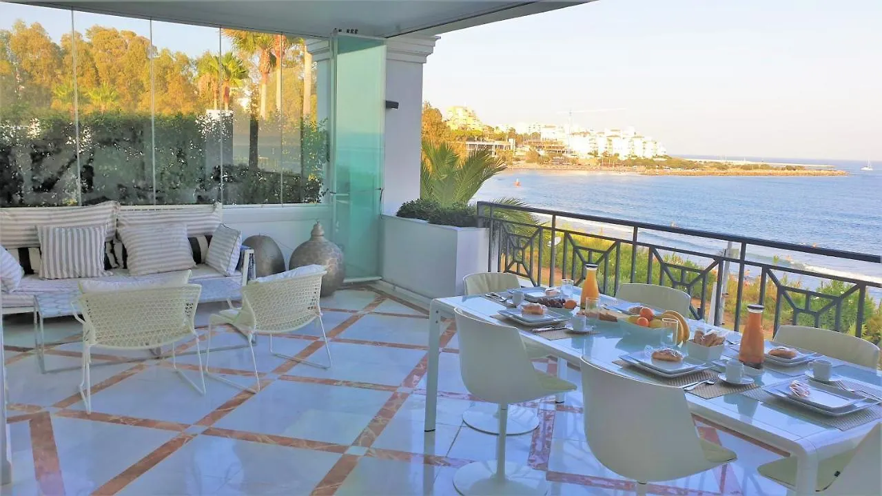Luxury Apartment Frontal Beach In Doncella Beach Estepona