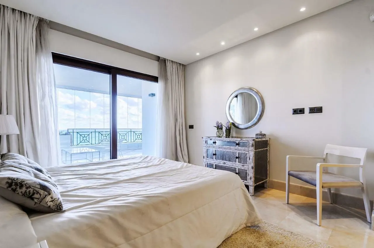 Luxury Apartment Frontal Beach In Doncella Beach Estepona