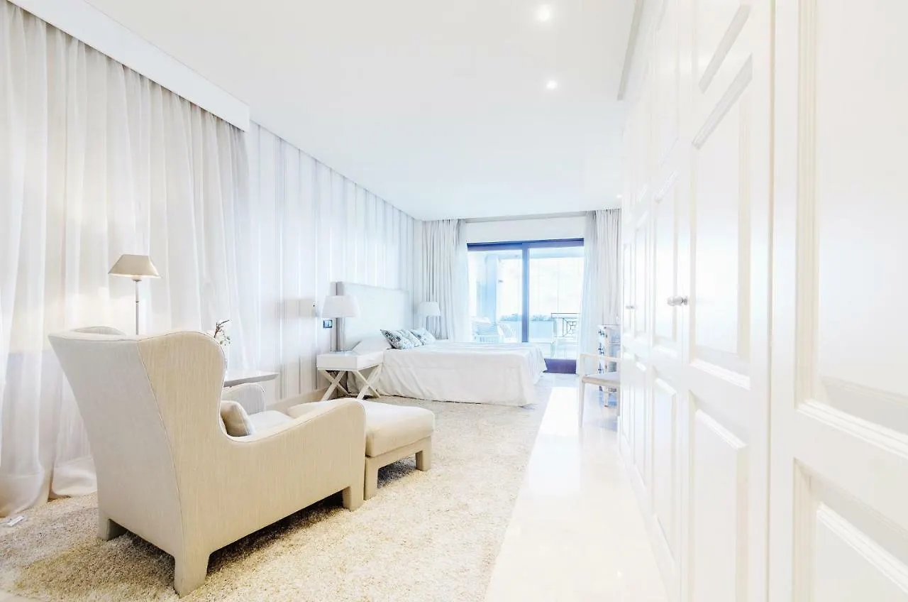 Luxury Apartment Frontal Beach In Doncella Beach Estepona 0*,  Spain