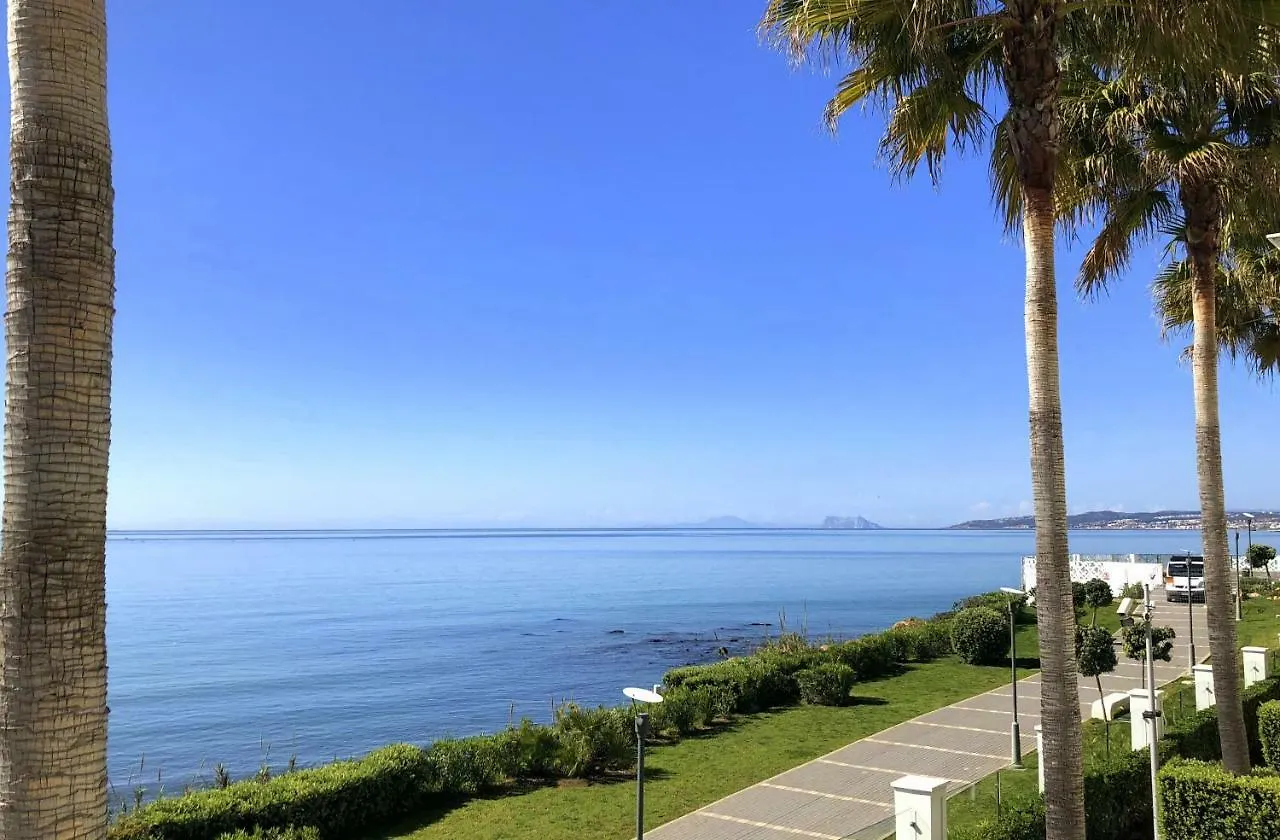 Luxury Apartment Frontal Beach In Doncella Beach Estepona
