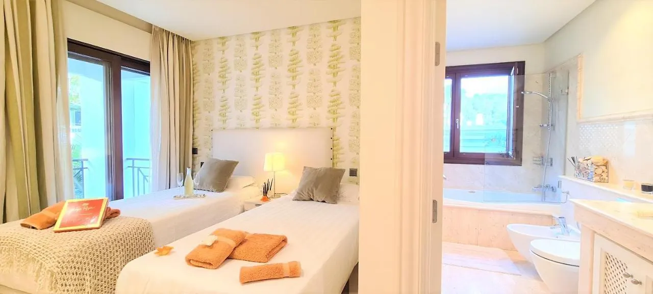Luxury Apartment Frontal Beach In Doncella Beach Estepona 0*,