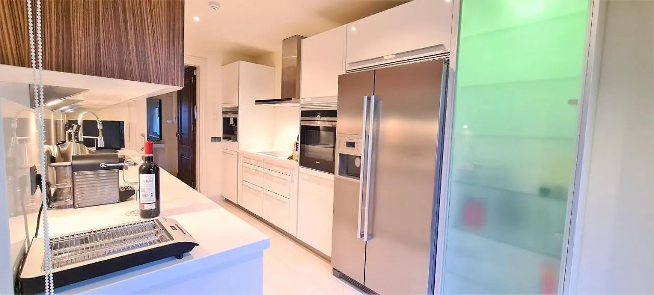 Luxury Apartment Frontal Beach In Doncella Beach Estepona