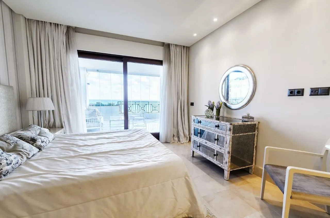 Luxury Apartment Frontal Beach In Doncella Beach Estepona