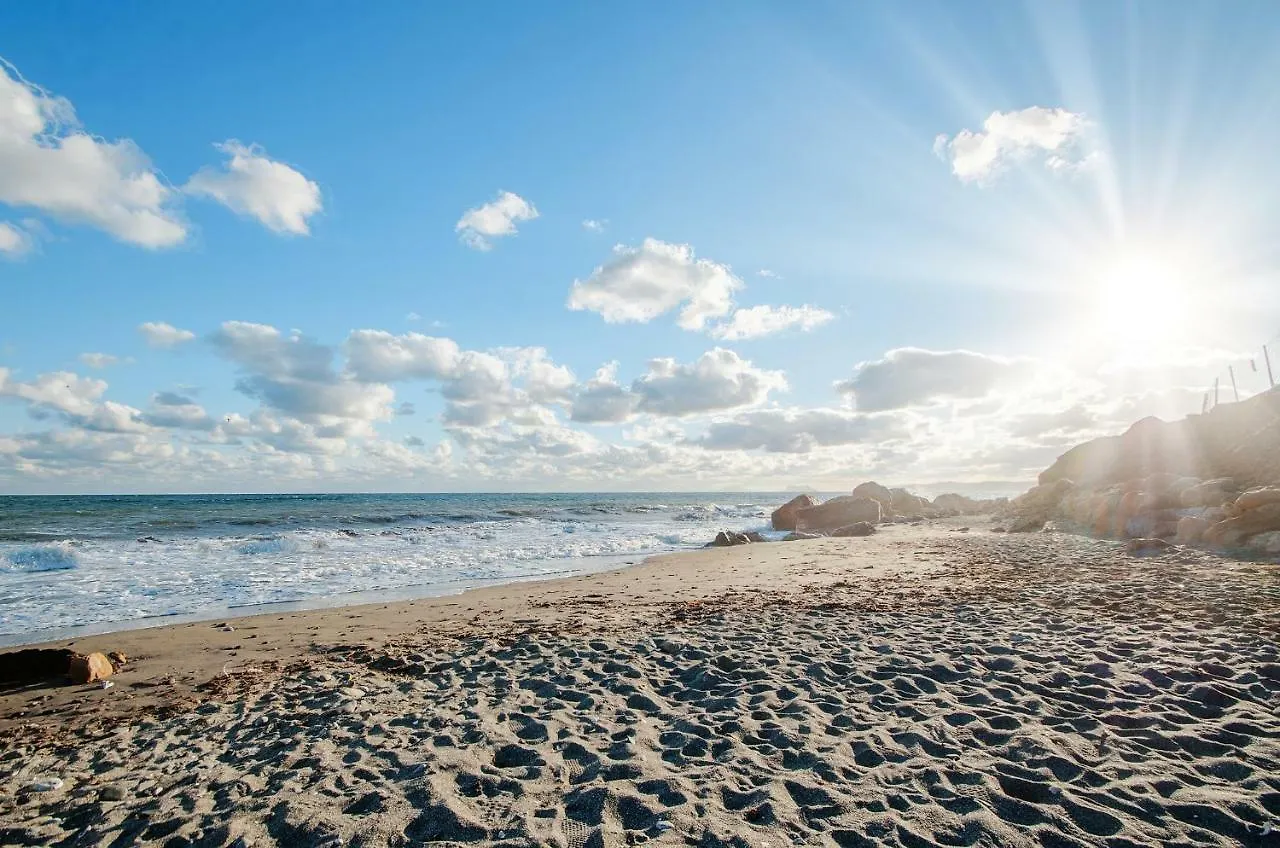 Luxury Apartment Frontal Beach In Doncella Beach Estepona