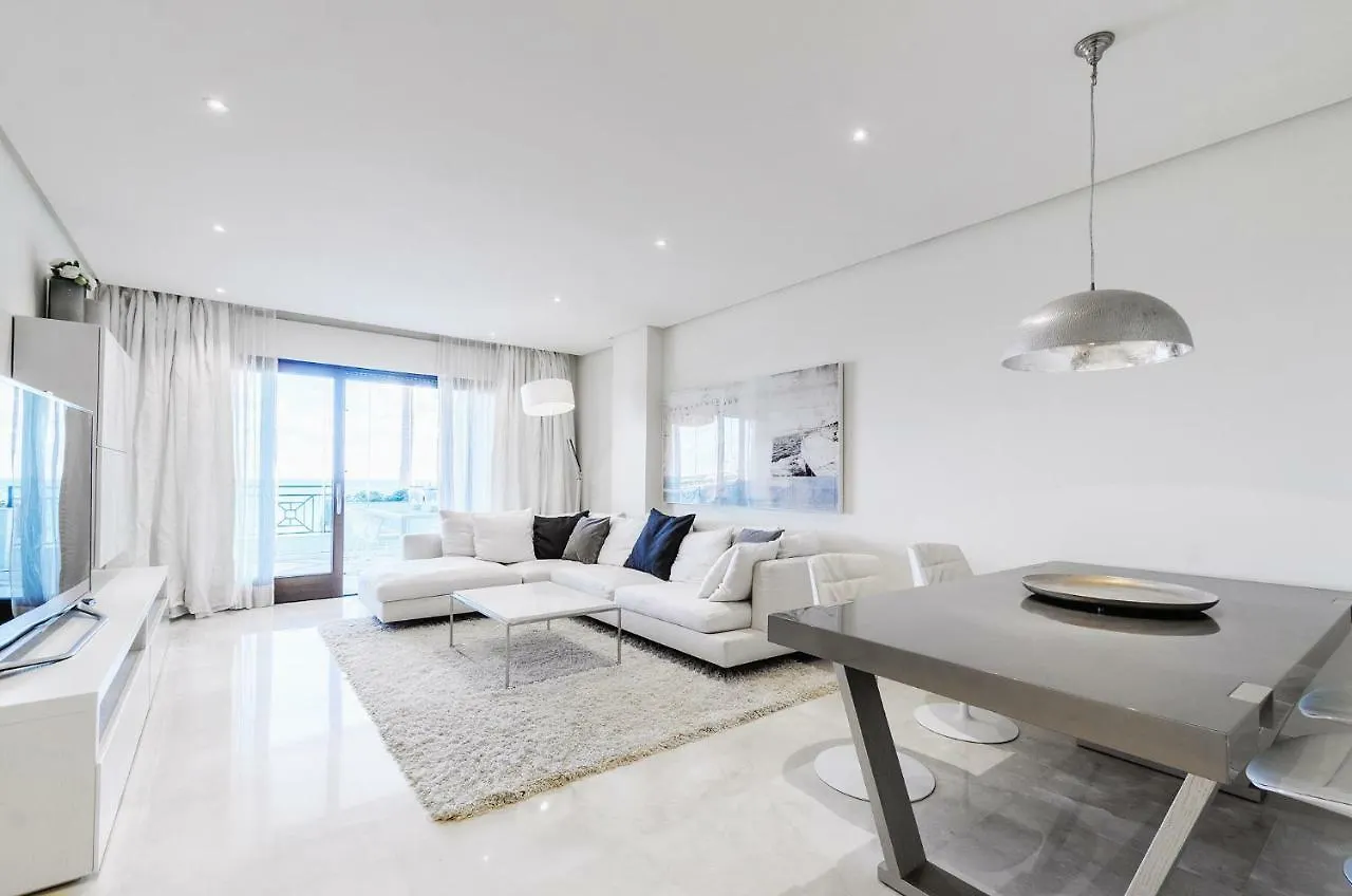 Luxury Apartment Frontal Beach In Doncella Beach Estepona